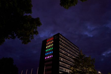 Kreishaus in Regenbogenfarben